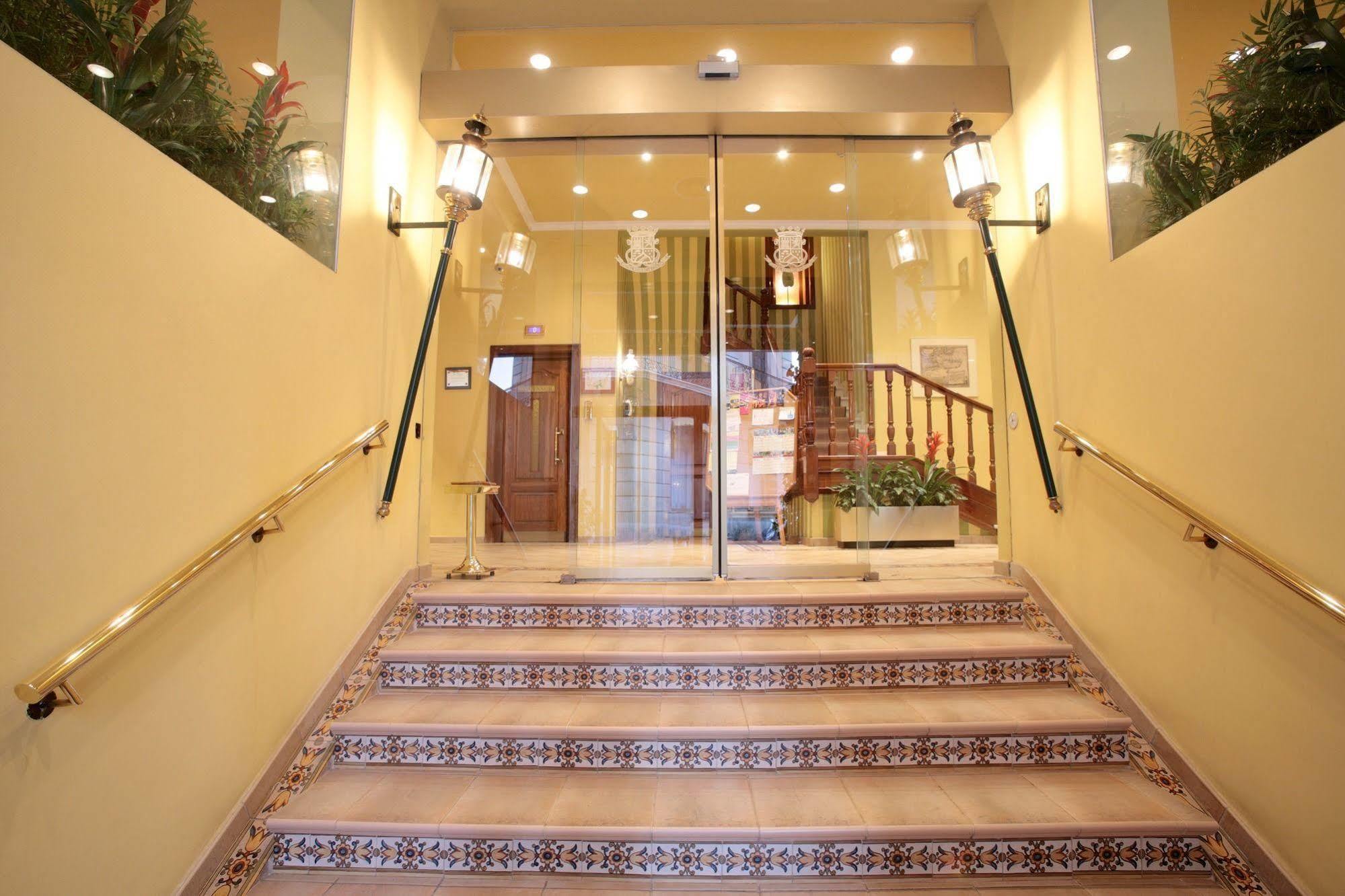 Regencia Colón Hotel Barcelona Exterior foto